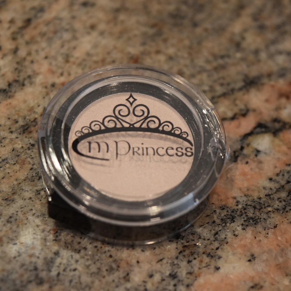 FREE WITH ANY PURCHASE My Princess eyeshadow